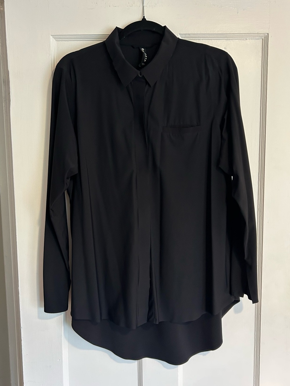 Athleta Black Button-Down Long-Sleeve Shirt